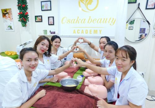 Giờ giải lao của các bạn chuyên ngành khóa chăm sóc da -Spa tại Lớp Học 