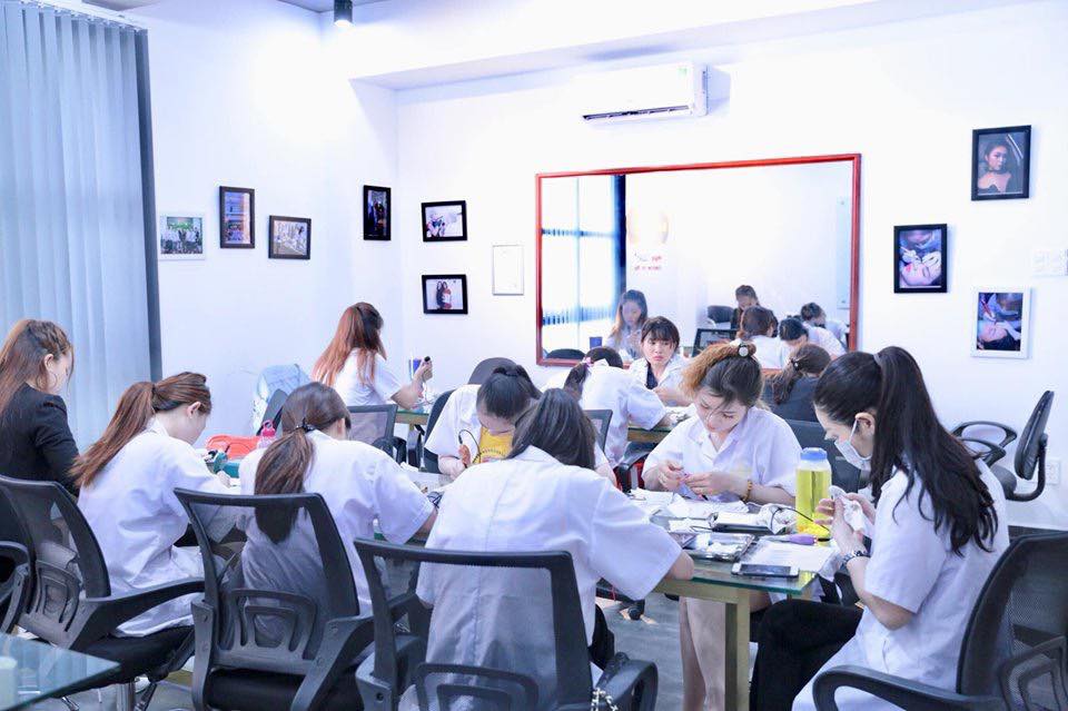 67744235_709342742820381_5422717990149816320_n